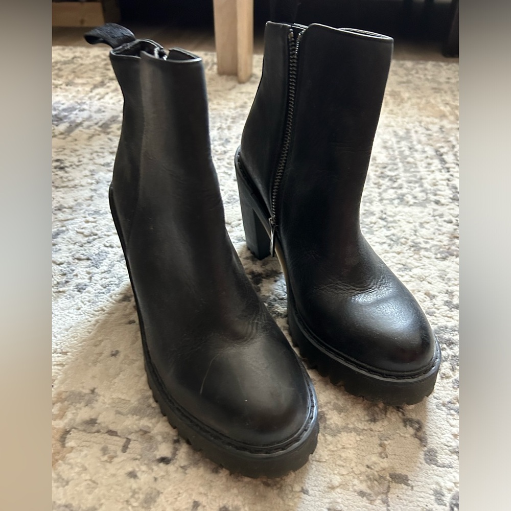 Dr Martens Magdalena Heeled Boot Black Wyoming - Size W8